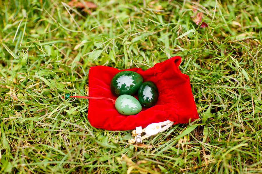 нефритовые яйца